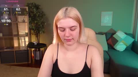Snapshot of jess_marais chatting on September 23, 7:35 am Jess online show from September 23, 7:35 am
