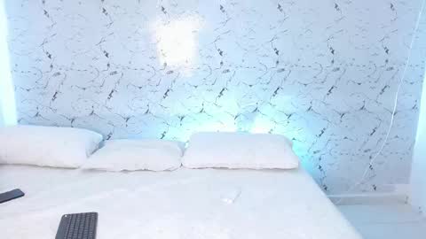 Snapshot of jessdant_luv chatting on September 28, 3:48 am Hello we are Jesse and Dante. online show from September 28, 3:48 am