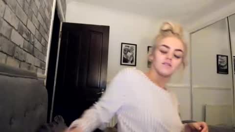 jessiebella0210_ online show from January 9, 6:57 pm