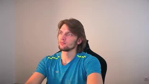 JessieRise online show from October 2, 6:45 am