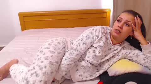 jessiestar3 online show from October 25, 6:57 am