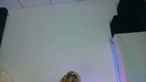 Snapshot of jessyunknown chatting on October 14, 12:08 pm Jessy Unknown online show from October 14, 12:08 pm