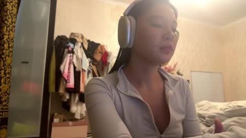 Lynn online show from November 14, 7:54 am