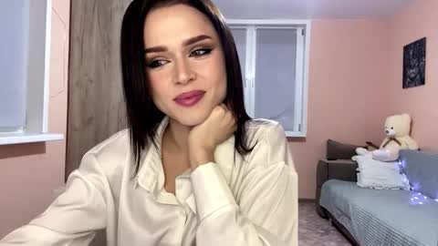 Lea online show from November 8, 3:15 pm