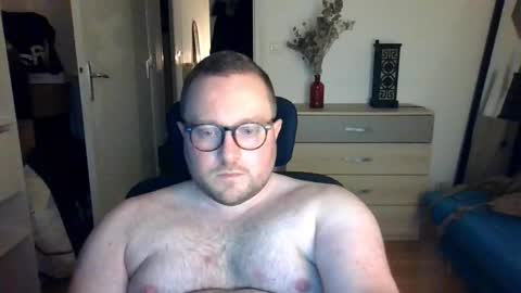 jeuneloup92 online show from January 15, 5:44 pm