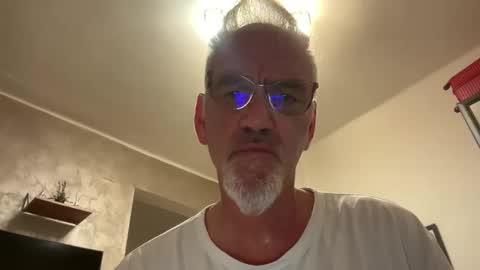 Snapshot of jewlronny chatting on October 4, 6:28 pm jewlronny online show from October 4, 6:28 pm