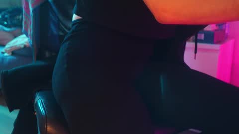 jfemk online show from November 1, 2:16 pm