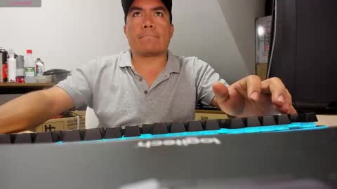 jhonatan_morales_s online show from October 14, 5:32 am