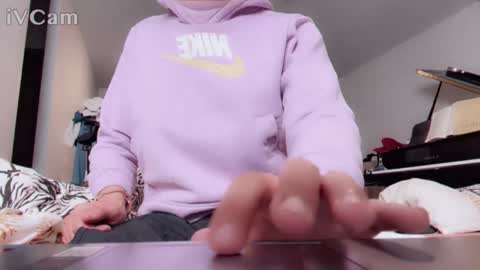 Snapshot of jhopeftw chatting on October 5, 7:21 pm Anya online show from October 5, 7:21 pm