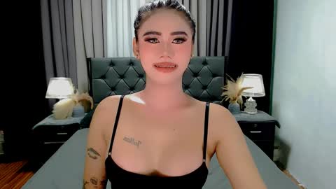 jhuliana_and_charles_room online show from May 23, 11:45 pm