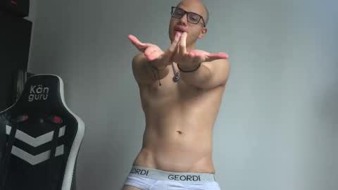 Jhx online show from February 9, 6:32 pm