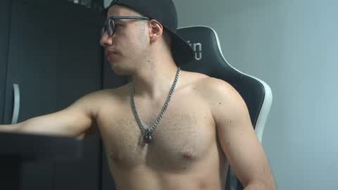 Jhx online show from April 8, 9:40 pm