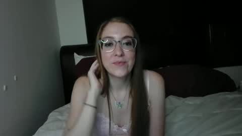 jilliangiselle online show from March 3, 5:25 am