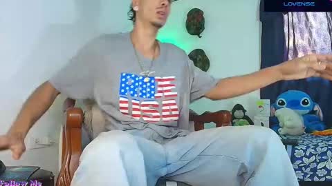 Snapshot of jimm66_ chatting on October 19, 11:48 am Jimm  Independent Model  online show from October 19, 11:48 am