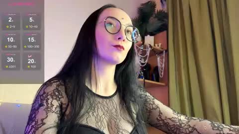 Jinhee Noir online show from December 4, 2:49 pm