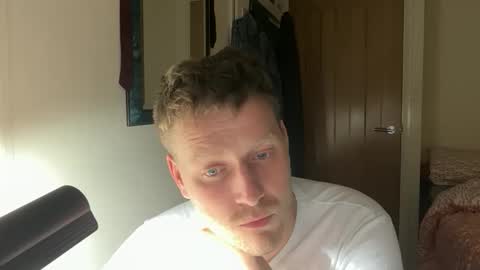 jjjamesxx online show from December 16, 11:44 pm