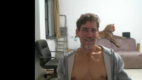 jlmbud online show from December 14, 12:28 am