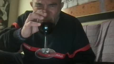 jmombombero63 online show from December 4, 1:27 am