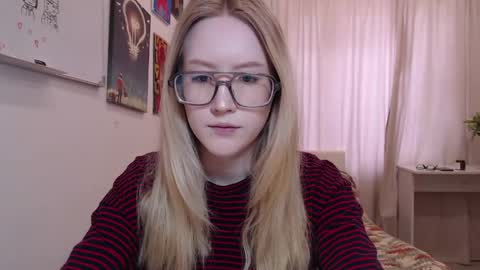 joan_kiss online show from April 30, 11:04 am