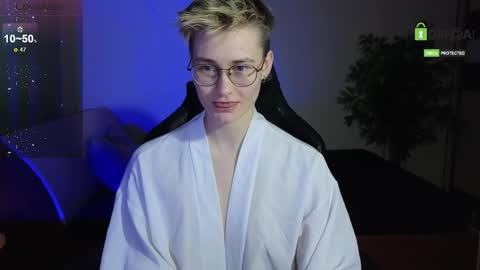 J online show from December 2, 8:40 pm