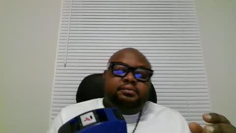 joe25123 online show from March 3, 3:30 am