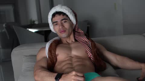 joe_steel1 online show from December 22, 10:49 am