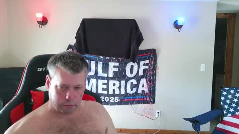 joejoe__ online show from April 17, 2:19 pm