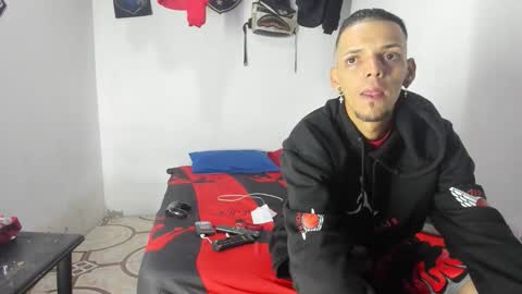 johan_and_antonella online show from April 1, 5:41 am