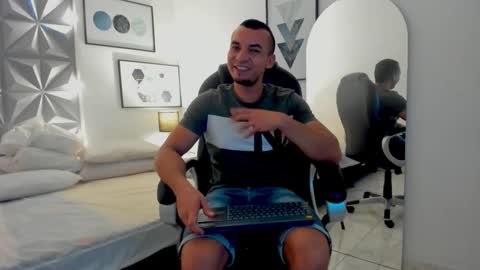 johan online show from December 16, 11:16 am