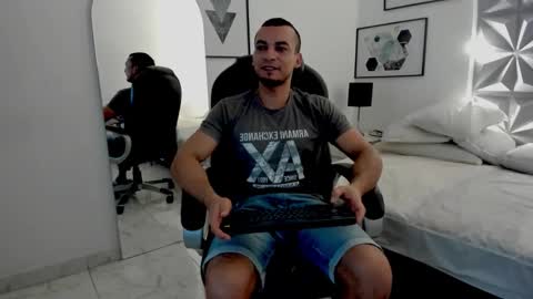 johan online show from December 18, 11:05 am