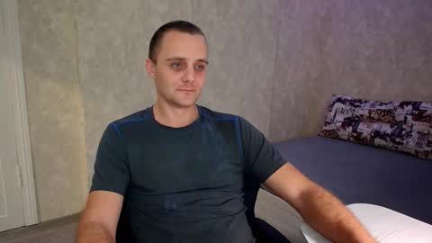 Snapshot of john_3019 chatting on October 25, 6:19 pm John online show from October 25, 6:19 pm