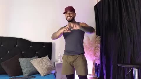 John  online show from November 7, 11:23 am