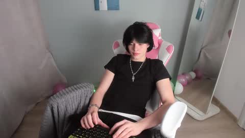 Snapshot of john_arthurs chatting on February 28, 6:31 pm John online show from February 28, 6:31 pm