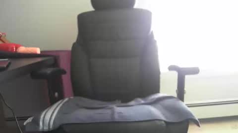 john_smith021 online show from October 4, 7:22 pm