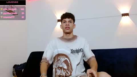 john_ssnow29 online show from September 28, 10:30 pm