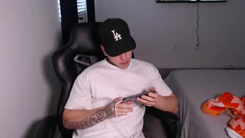 JAXX online show from January 11, 9:54 pm