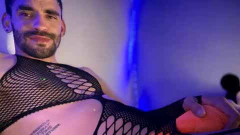 Snapshot of johnerik_95 chatting on January 20, 8:41 am John online show from January 20, 8:41 am