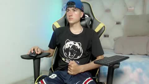 johnny_cagee online show from November 13, 9:34 am