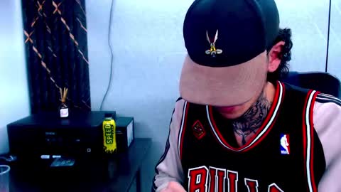 johnsonisaac94  online show from February 22, 4:29 am