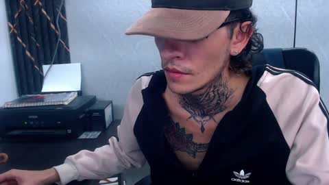 johnsonisaac94  online show from February 4, 5:31 am