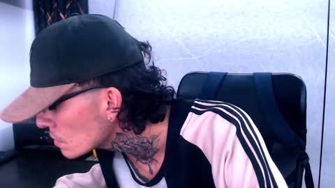 johnsonisaac94  online show from February 9, 5:29 am