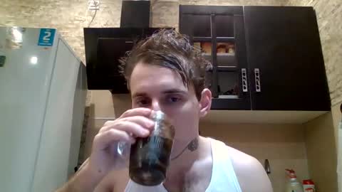 Snapshot of johny_hurdman27 chatting on February 8, 7:27 pm johny27 online show from February 8, 7:27 pm