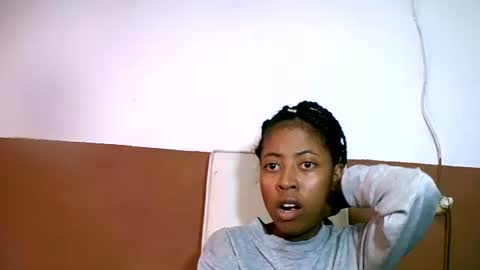 Snapshot of joliekah27 chatting on February 16, 5:04 am joliekah27 online show from February 16, 5:04 am