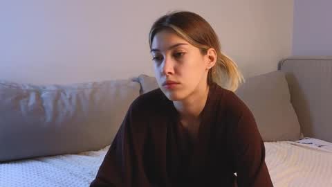 Snapshot of jolyndeb chatting on October 16, 11:43 am Viola online show from October 16, 11:43 am