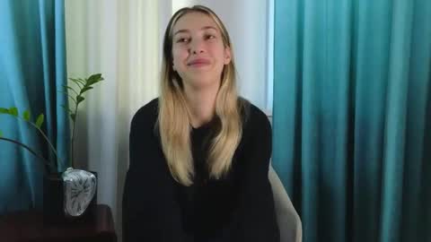 Snapshot of jolyndeb chatting on September 18, 11:14 am Viola online show from September 18, 11:14 am