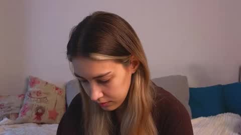 Snapshot of jolyndeb chatting on October 10, 12:00 pm Viola online show from October 10, 12:00 pm
