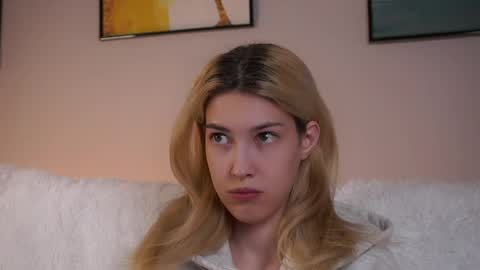 Viola online show from April 18, 7:07 pm