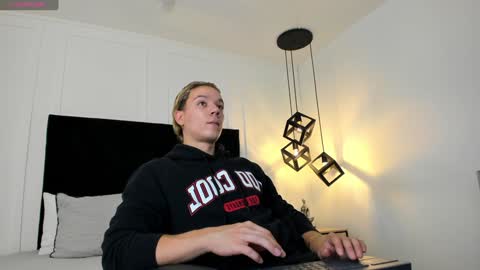 Jonathan Danielss  online show from January 3, 11:35 am