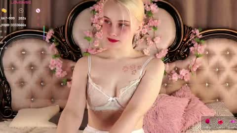 Alice online show from April 19, 11:11 am