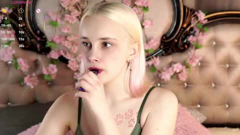 Alice online show from April 8, 11:13 am